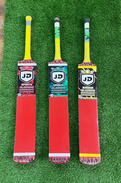 Jd Bat with Comfortable grip and Red Colour Cricket bat